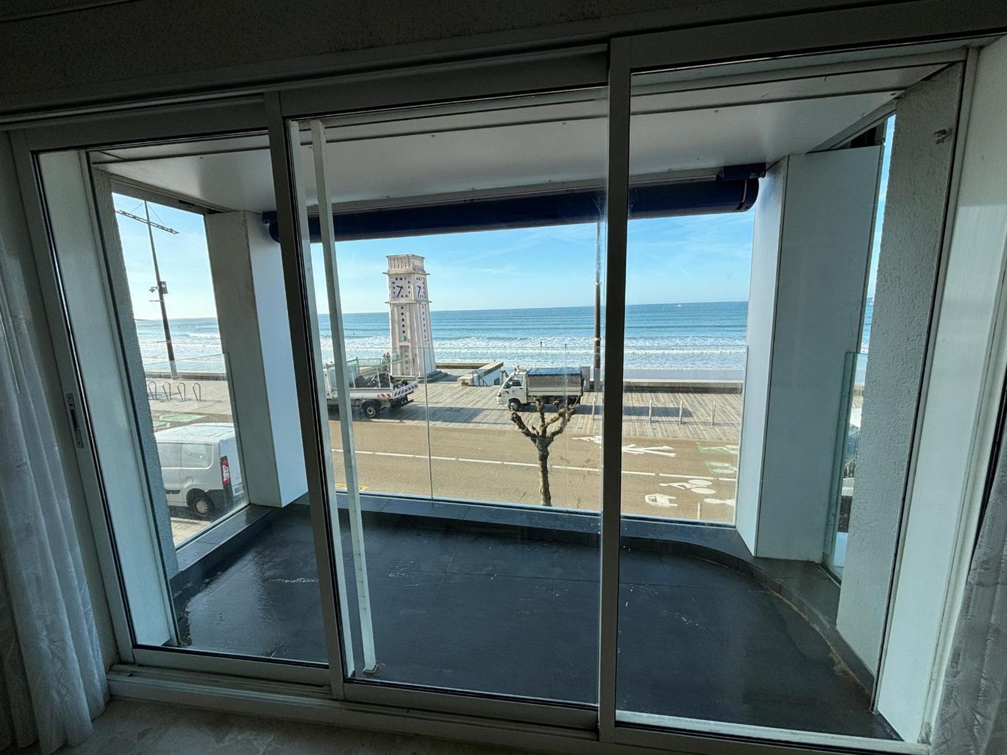 Appartement T2 Avec Balcon Et Vue Mer, 1Er Etage, Ascenseur, Tv, Cuisine Equipee - Fr-1-197-466 Les Sables-dʼOlonne Dış mekan fotoğraf